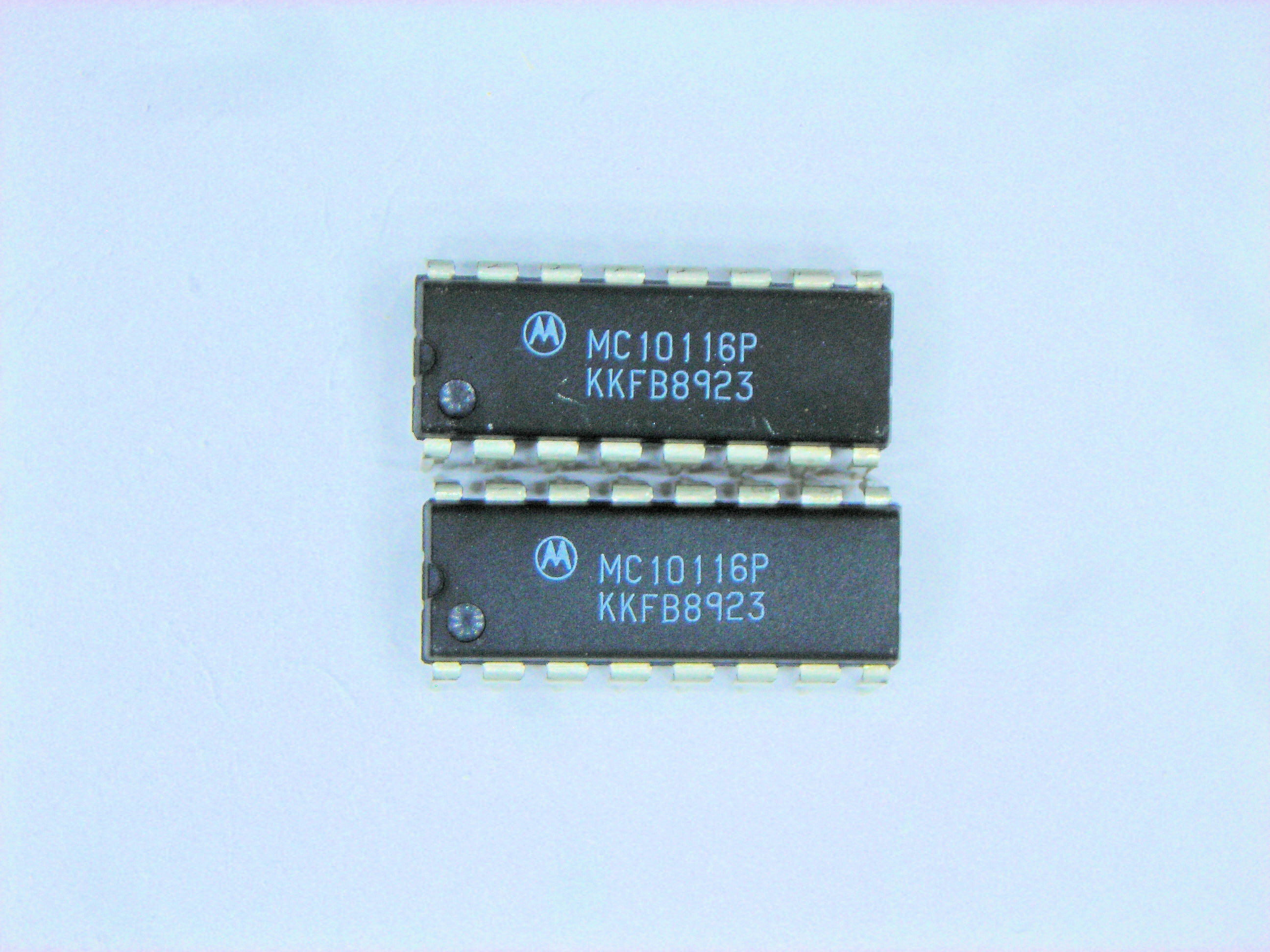 MC10116P               16P DIP