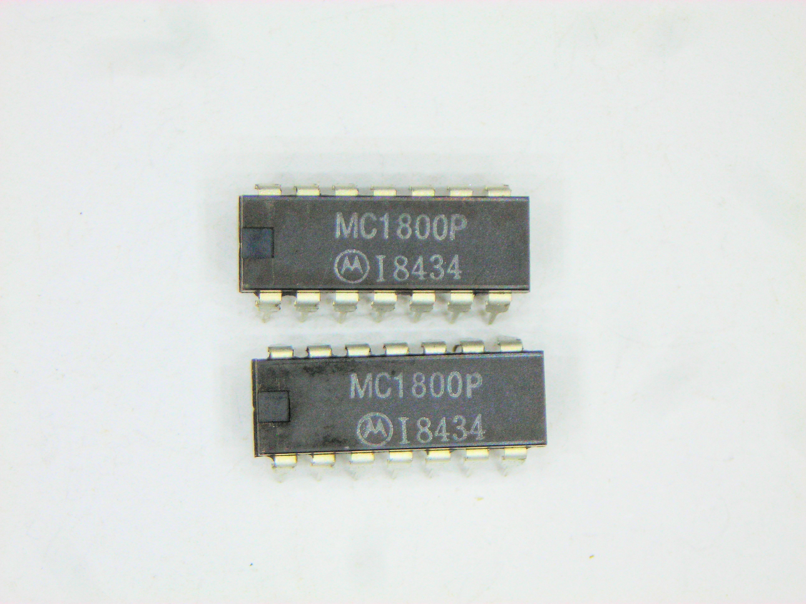 MC1800P    14P DIP