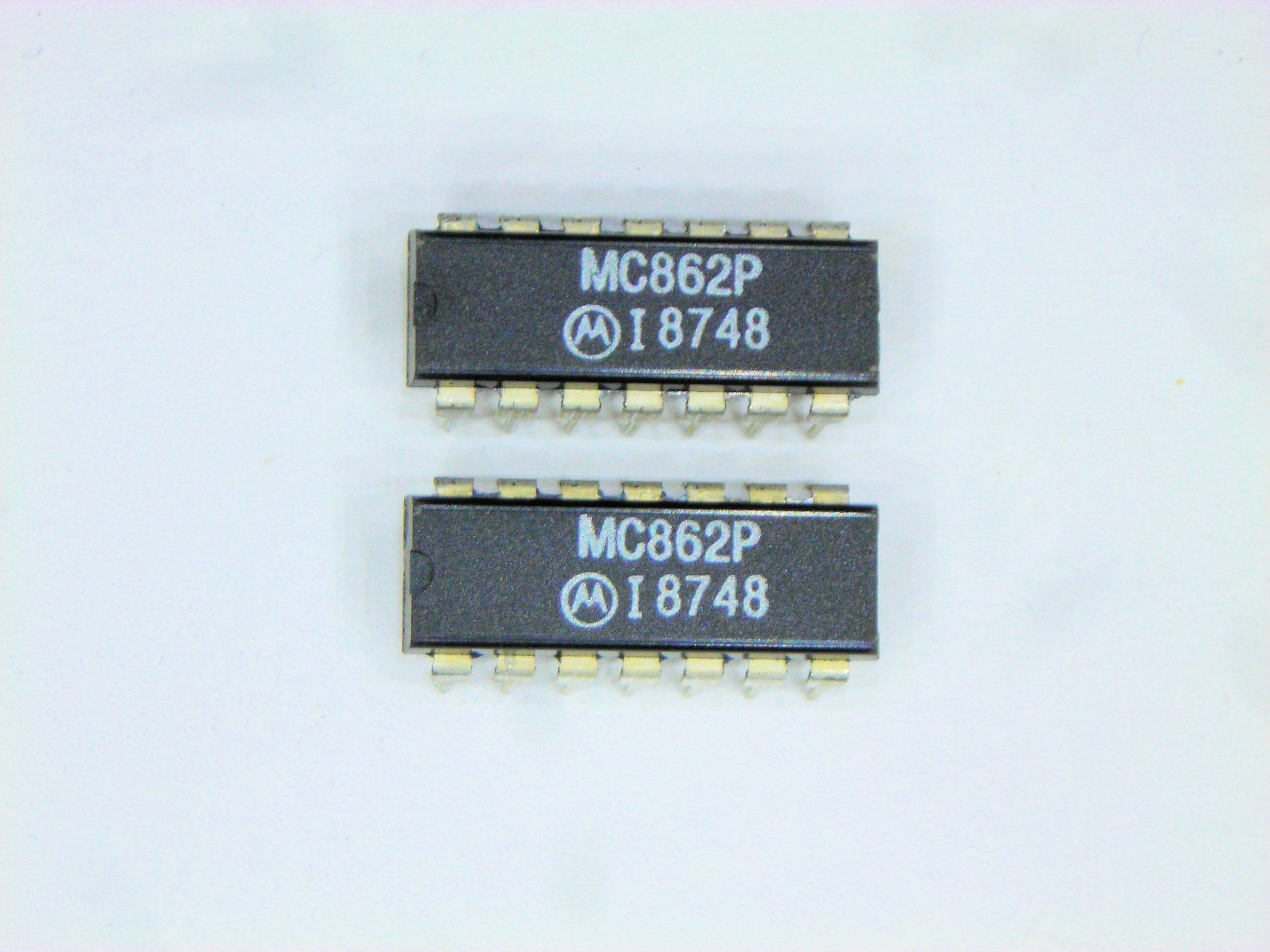 MC862P     14P DIP