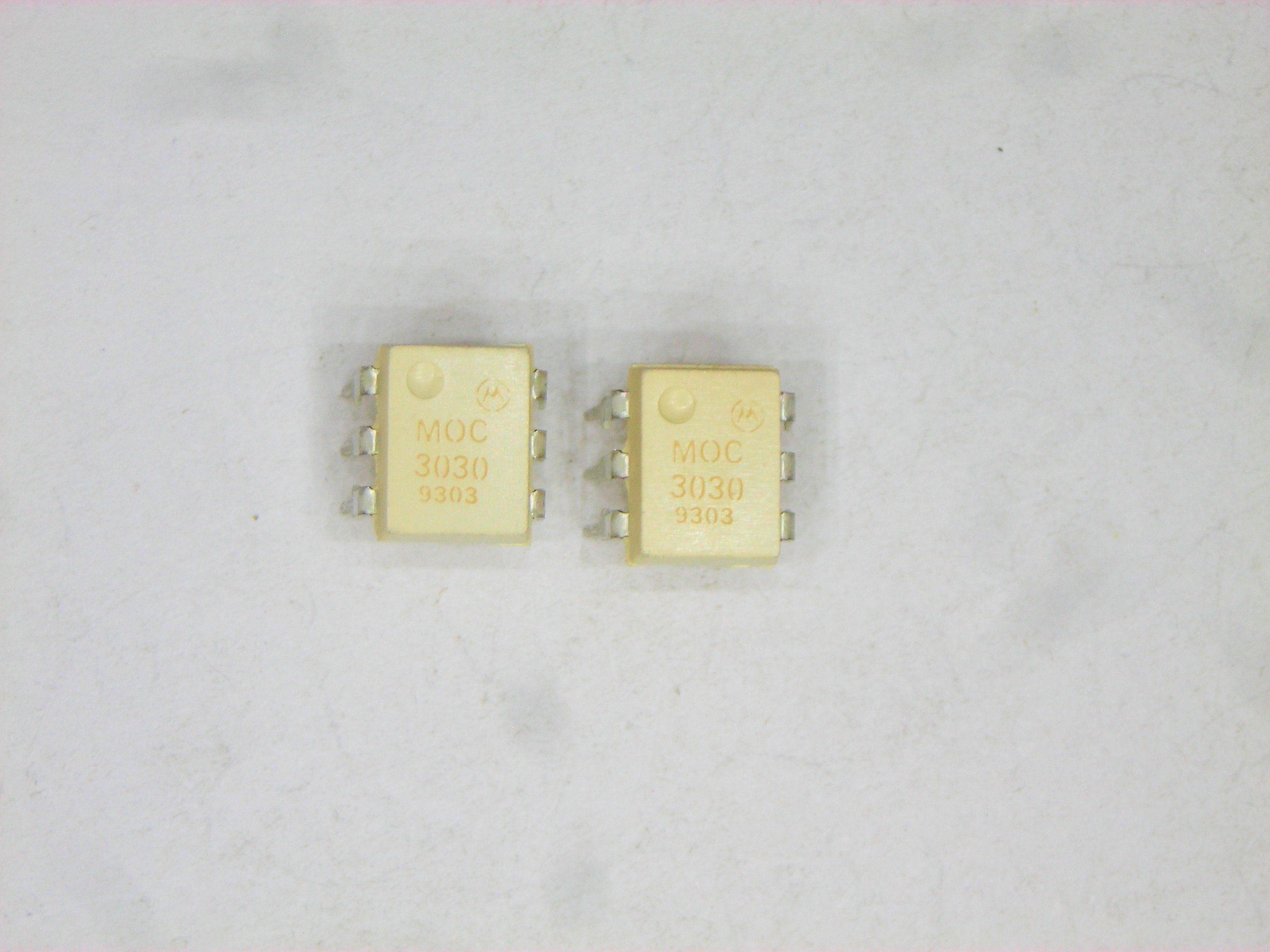 MOC3030  OPTO  ISO    6P DIP