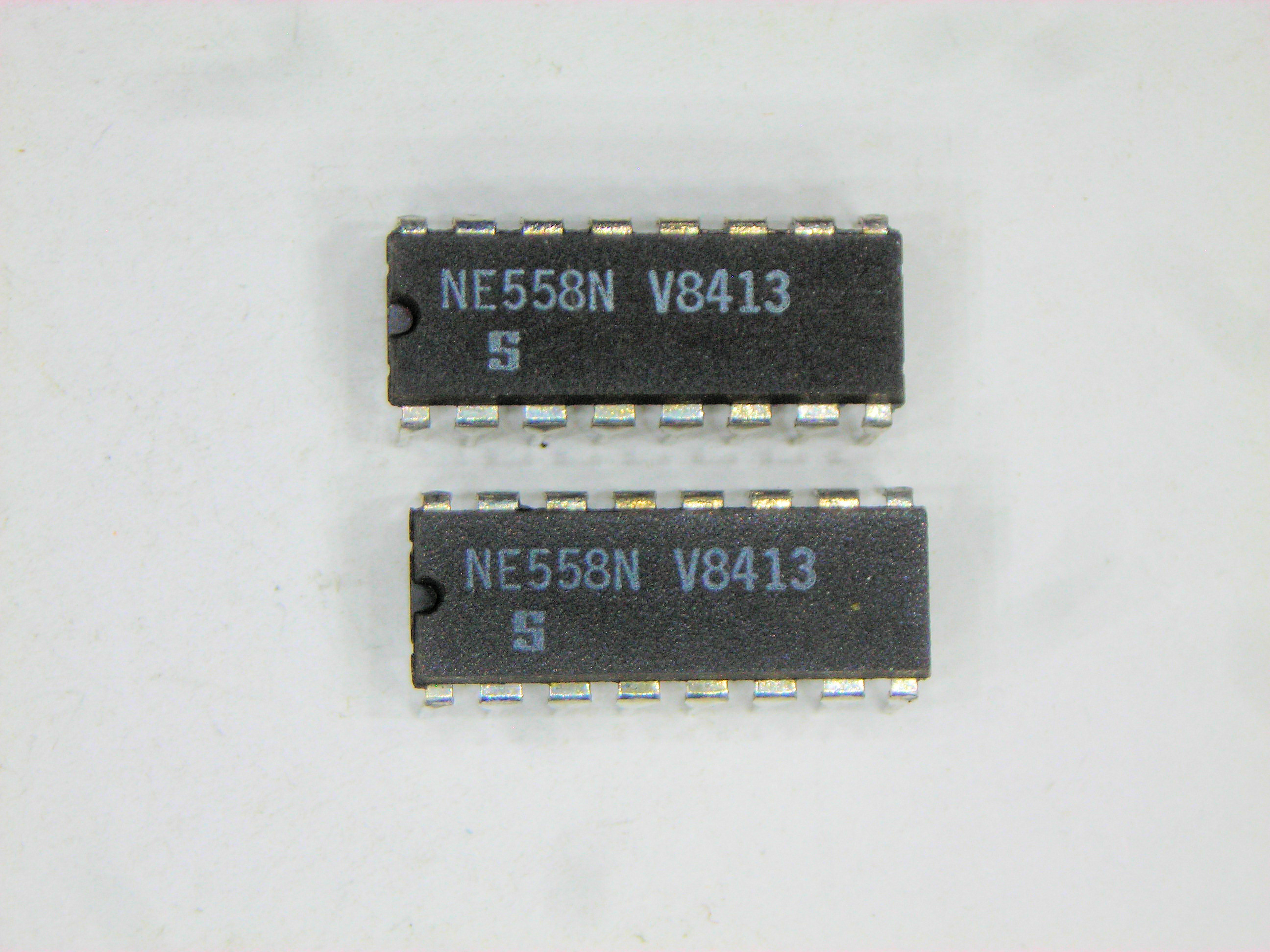 NE558      16P DIP