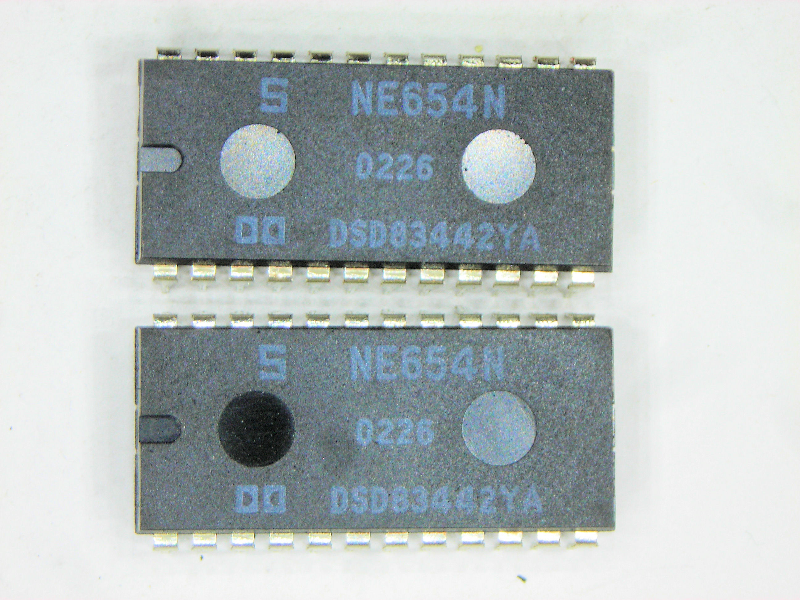 NE654N     24P DIP