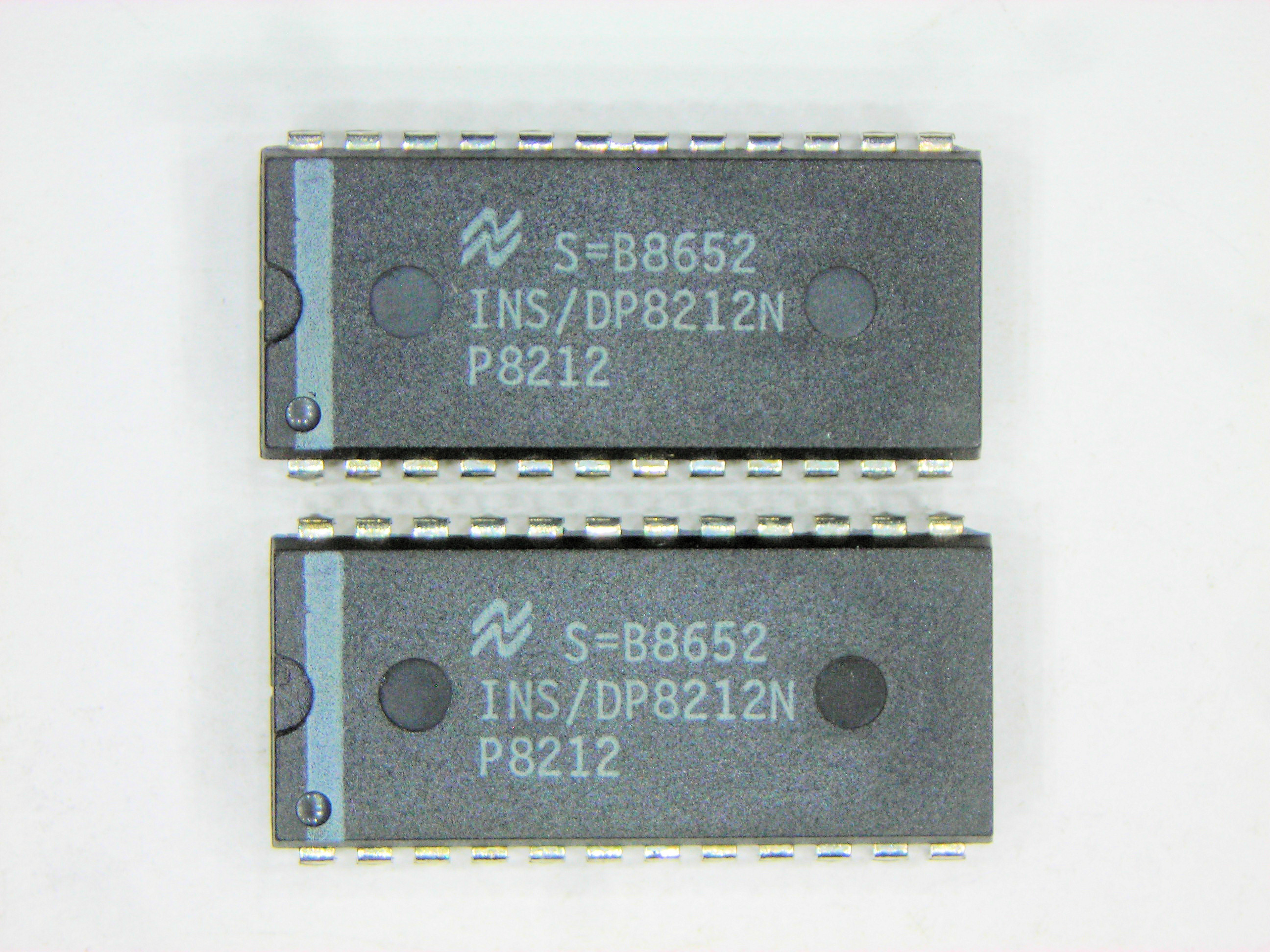 P8212 8212 8 BIT I/O   24P DIP