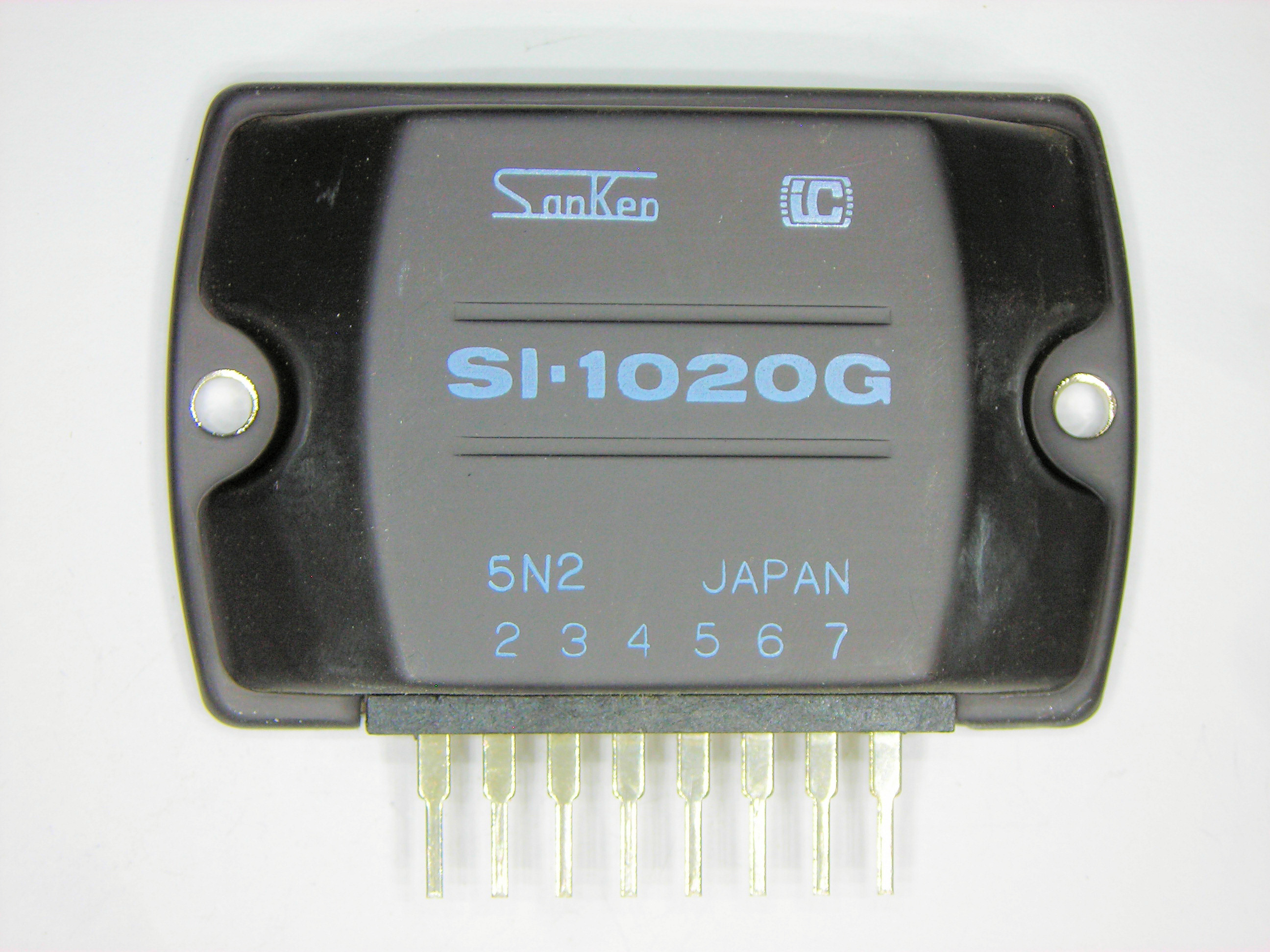 SI1020G            8P SIP