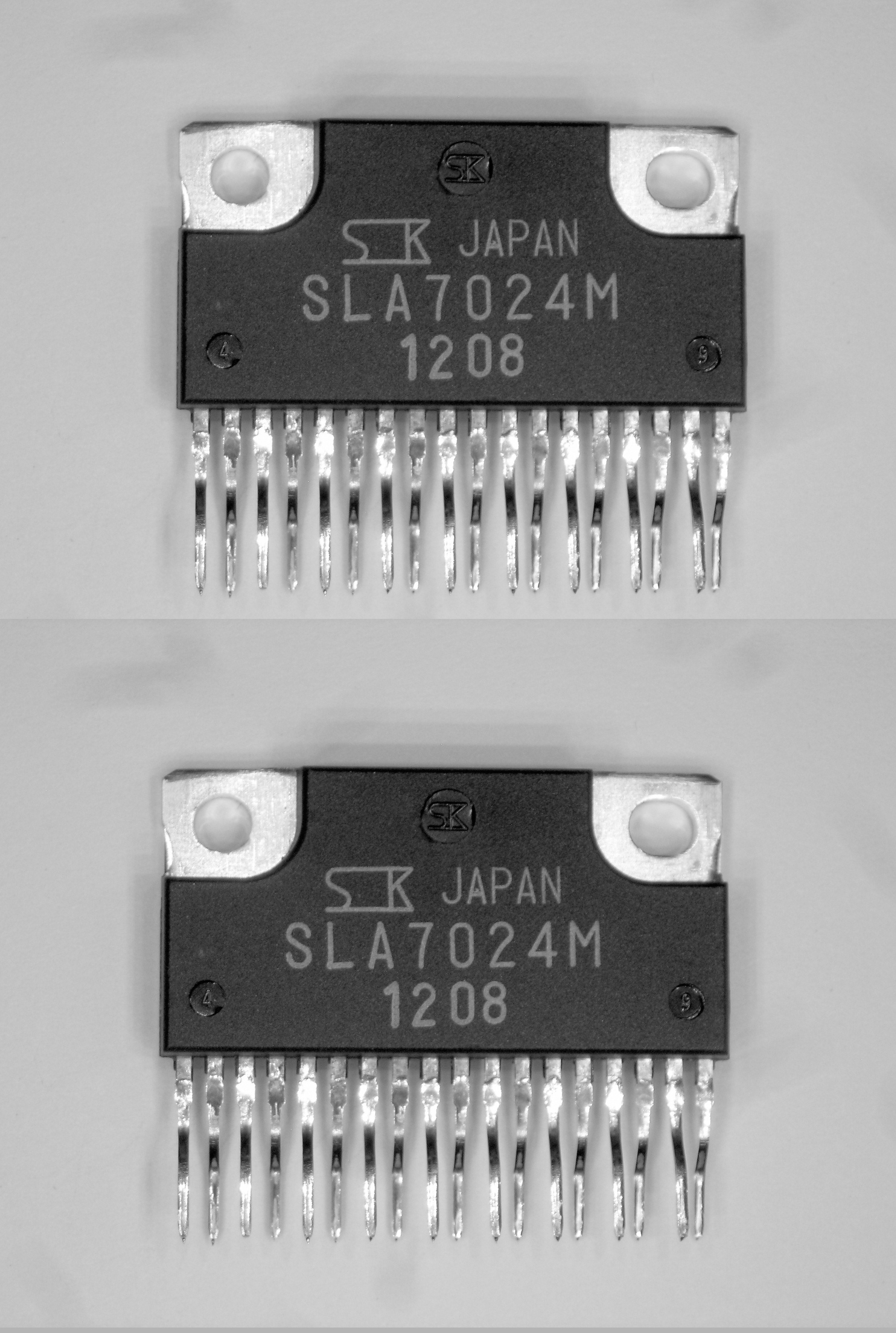 SLA7024M         18P ZIP