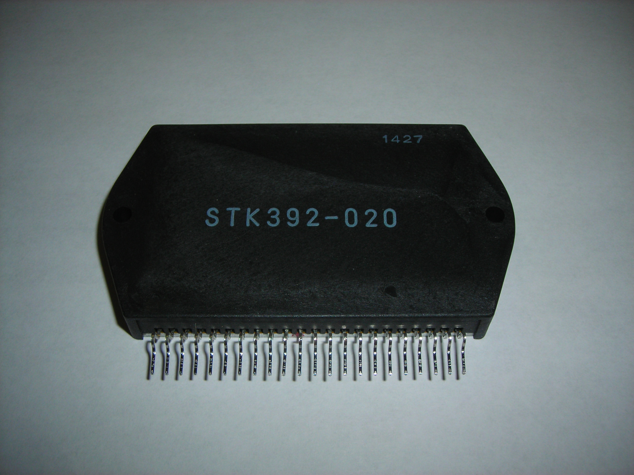 STK392-020        22P SIP