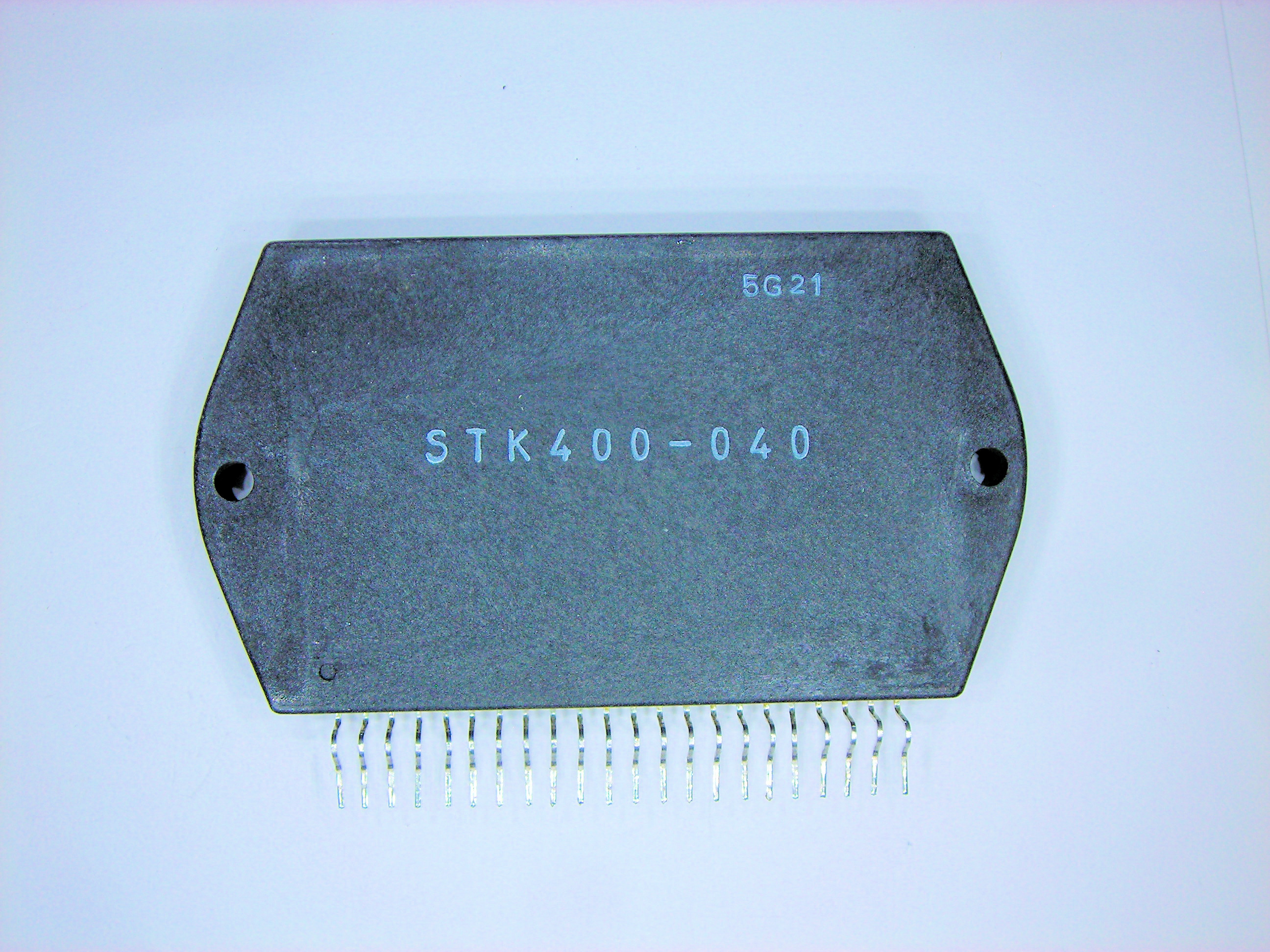 STK400-040        22P SIP