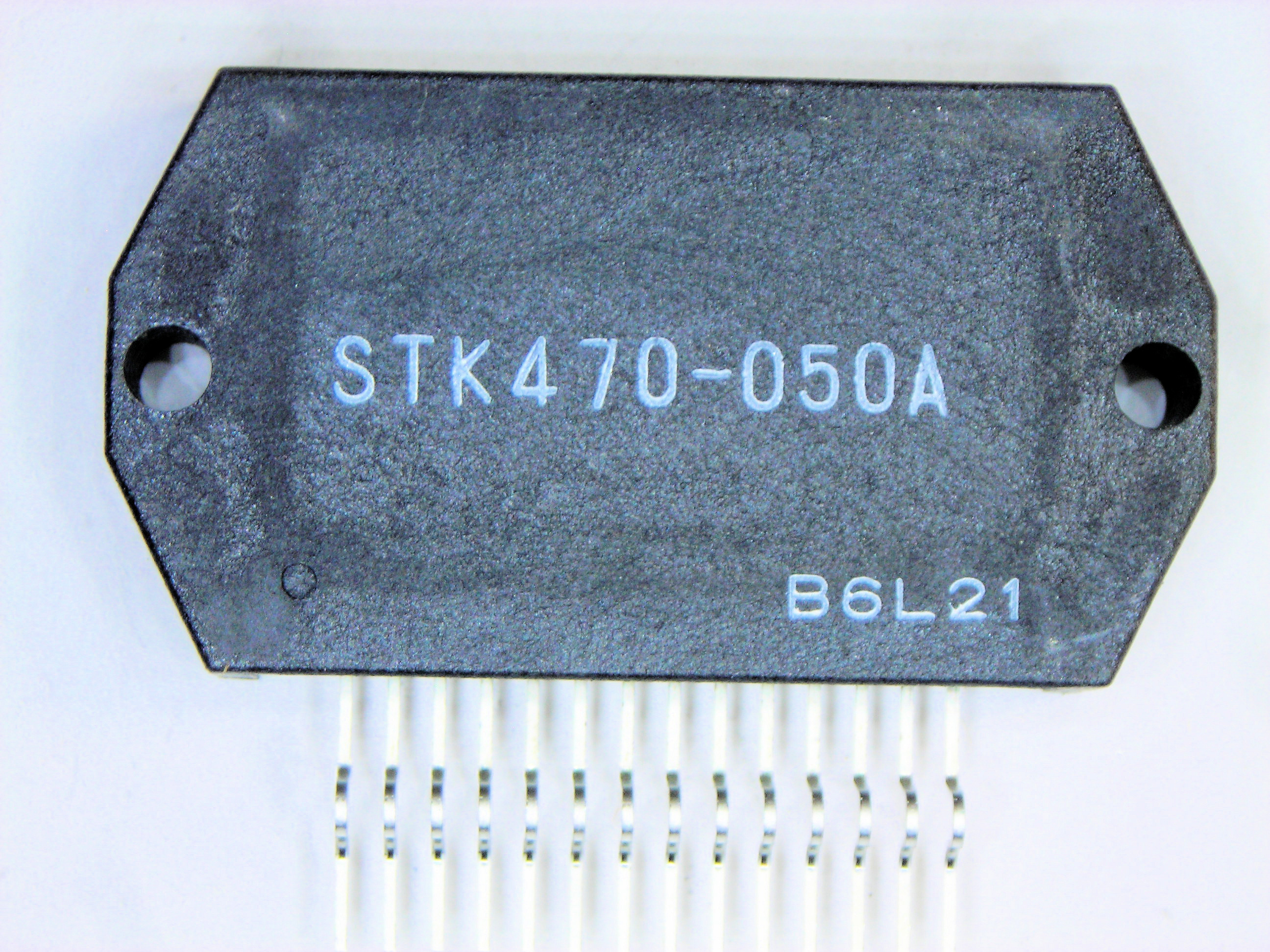 STK470-050      14P SIP