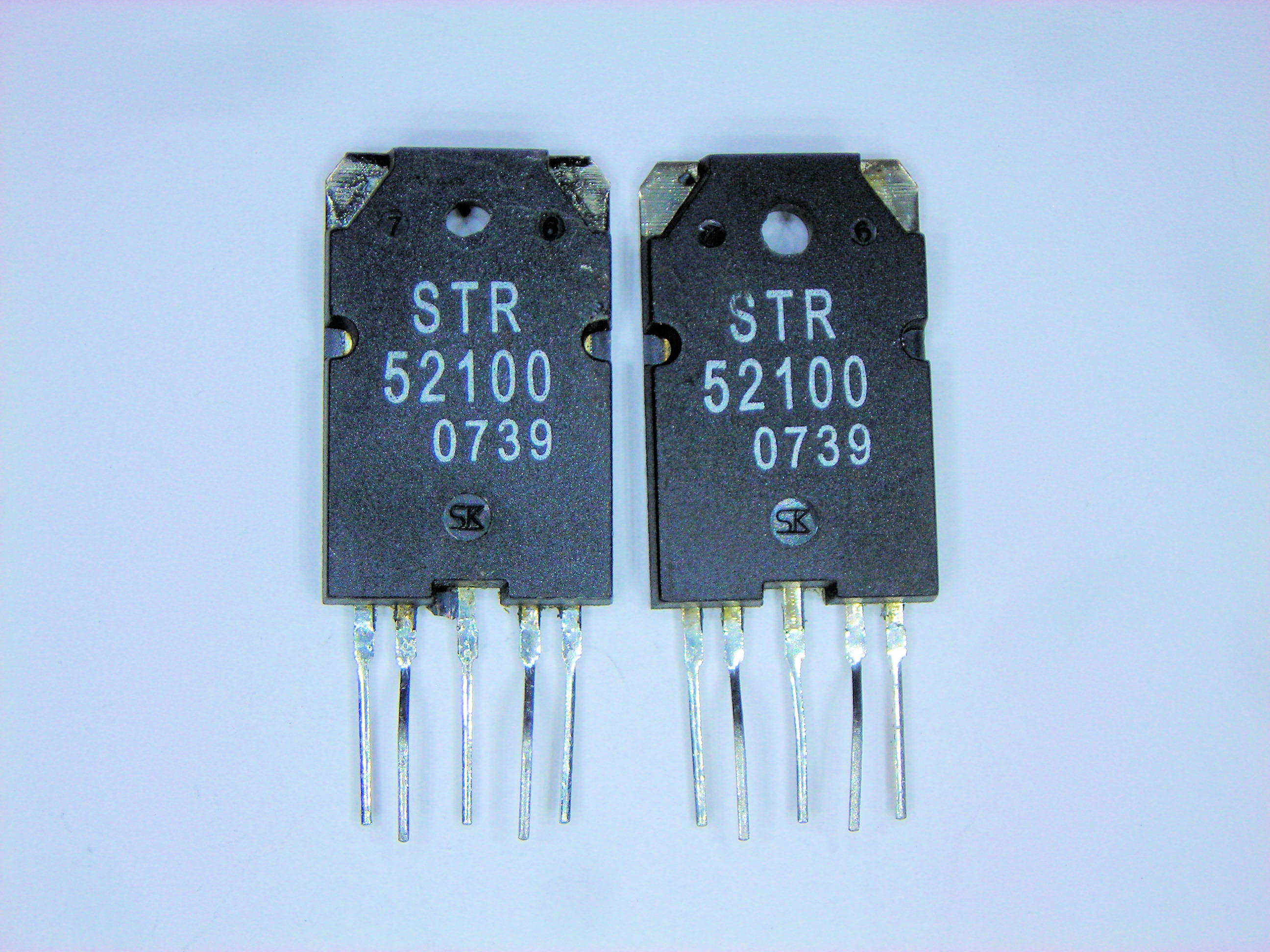 STR52100  N/R  5P ZIP TO-3P