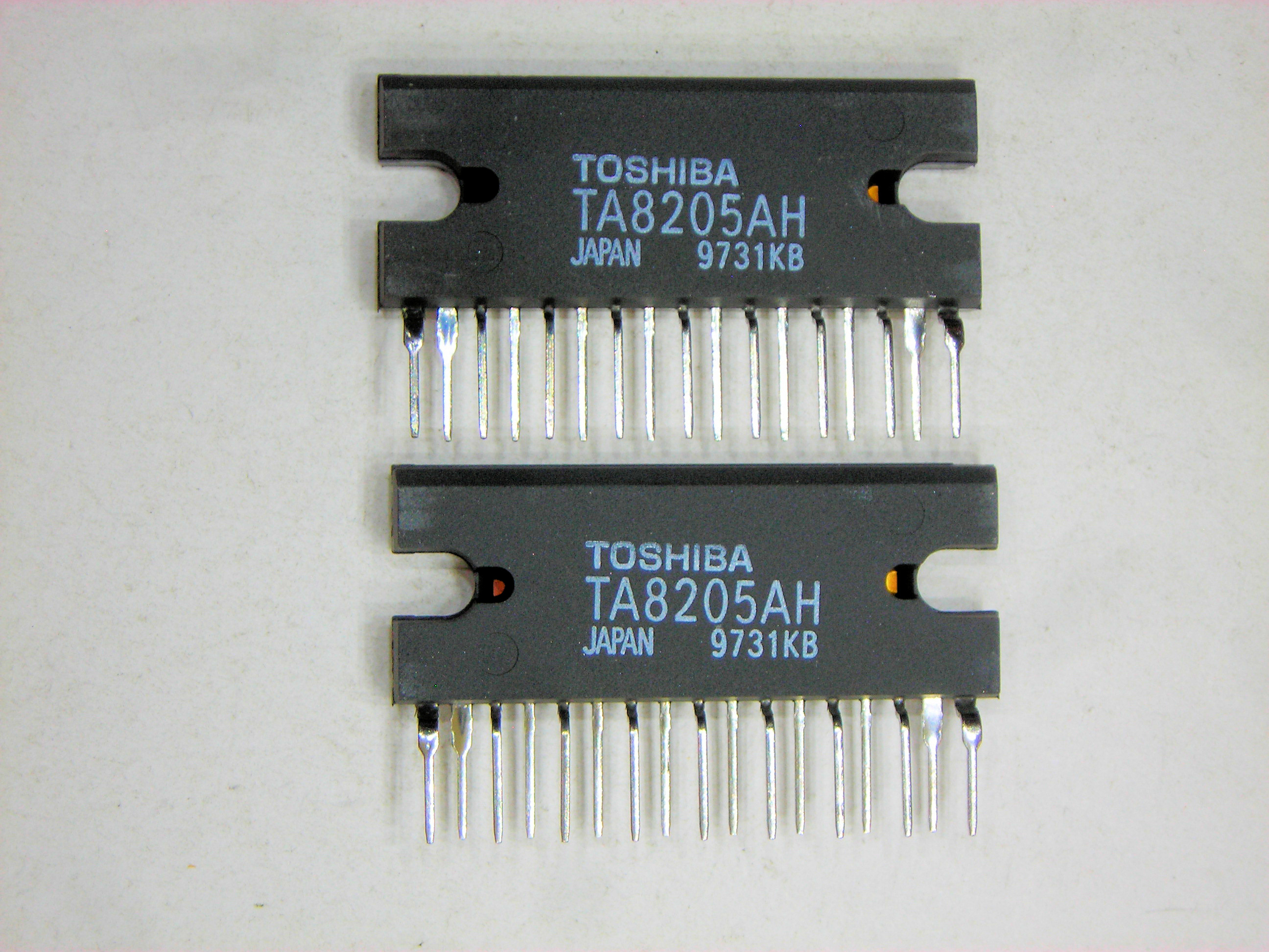 TA8205AH          17P ZIP