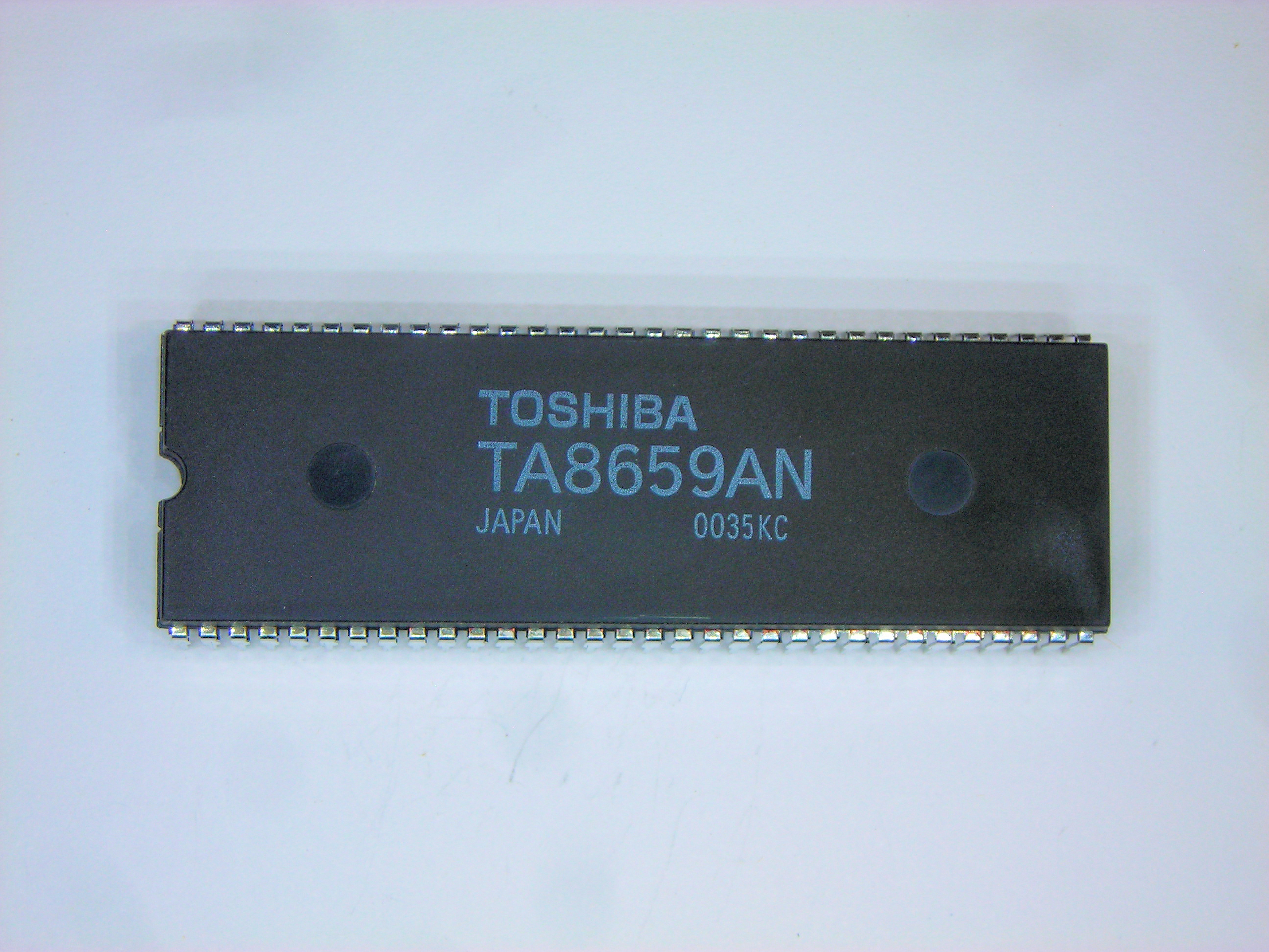 TA8659AN         64P DIP