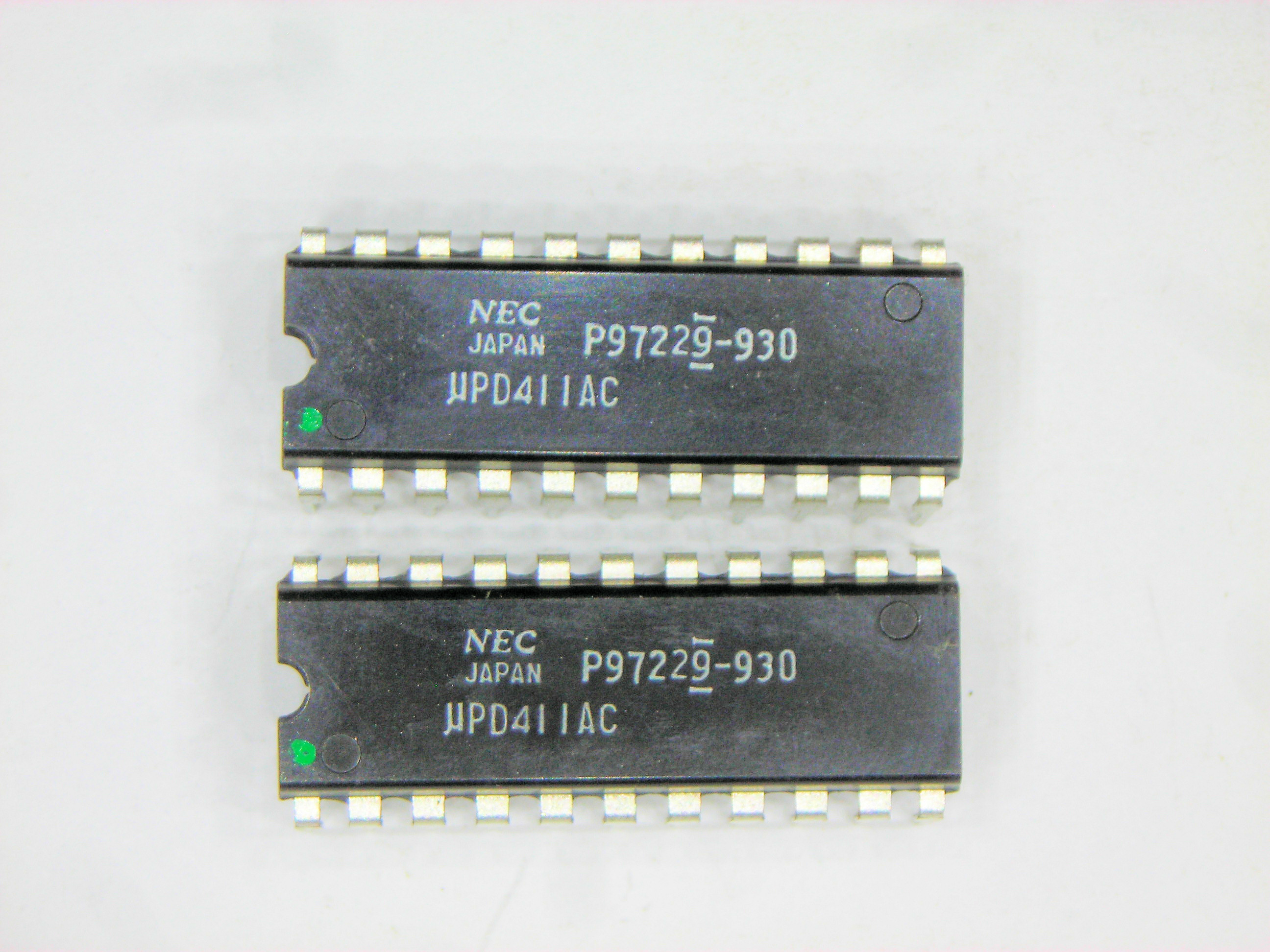 UPD411AC          22P DIP