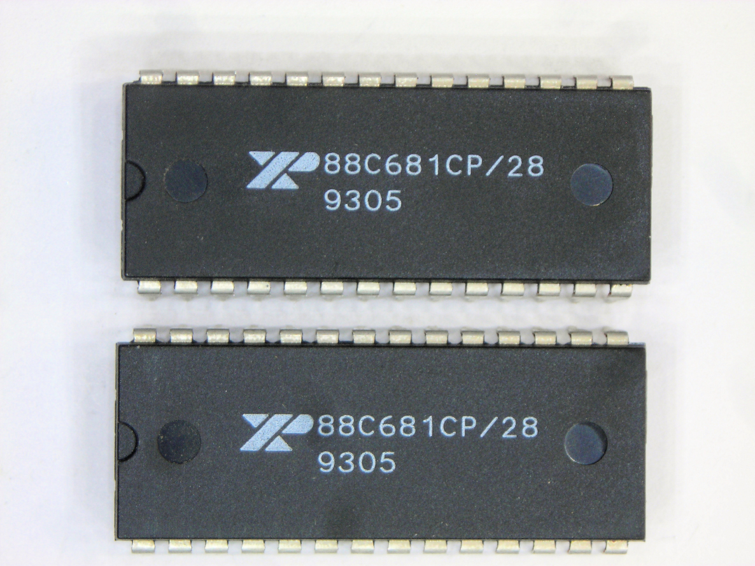 XR88C681CP/28  88C681  28P DIP